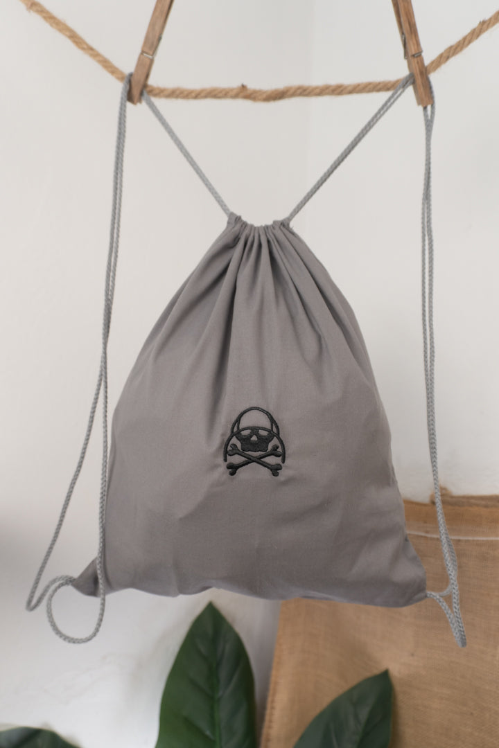MOCHILA CUERDAS GRIS