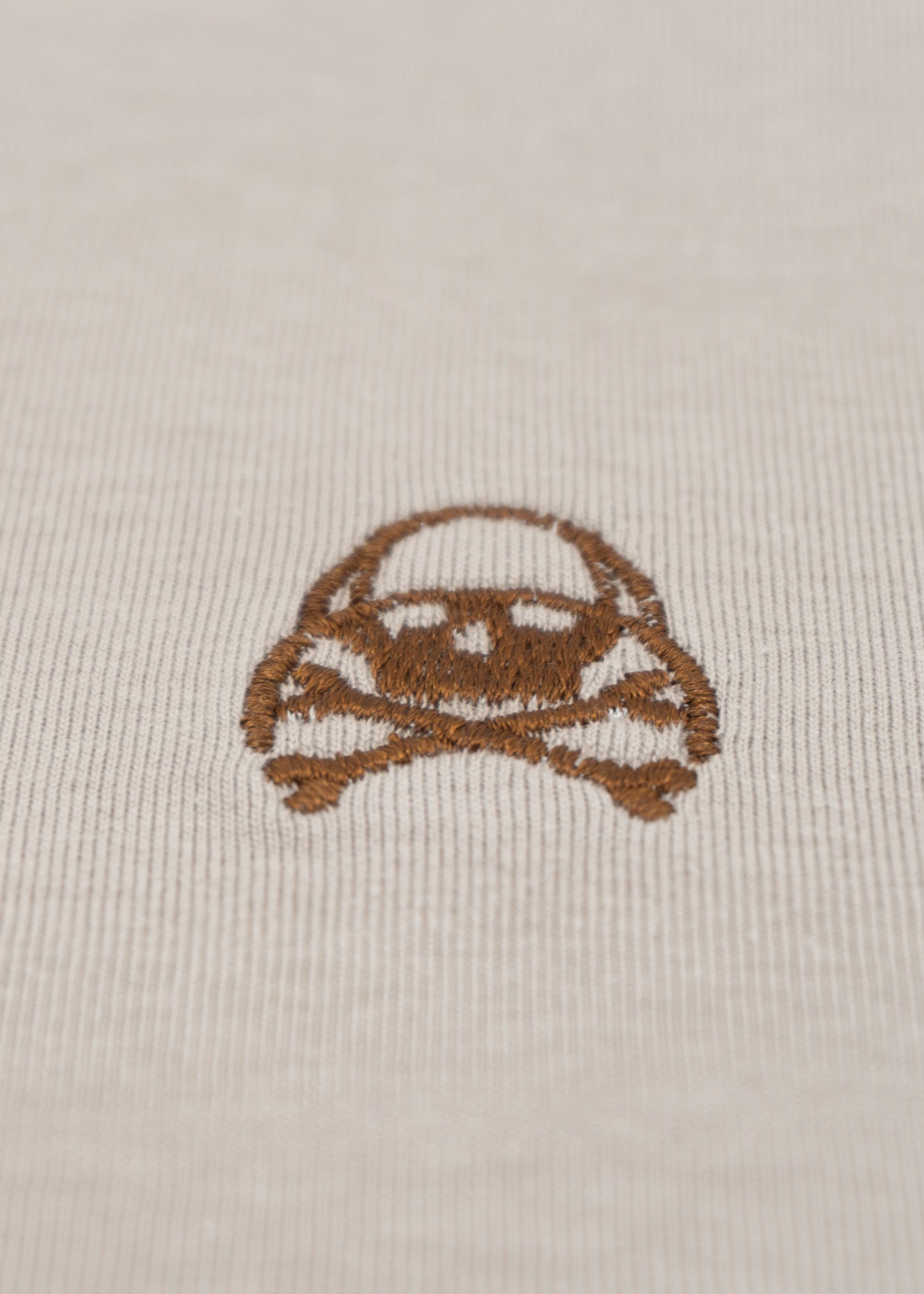 CAMISETA BORDADA BEIGE